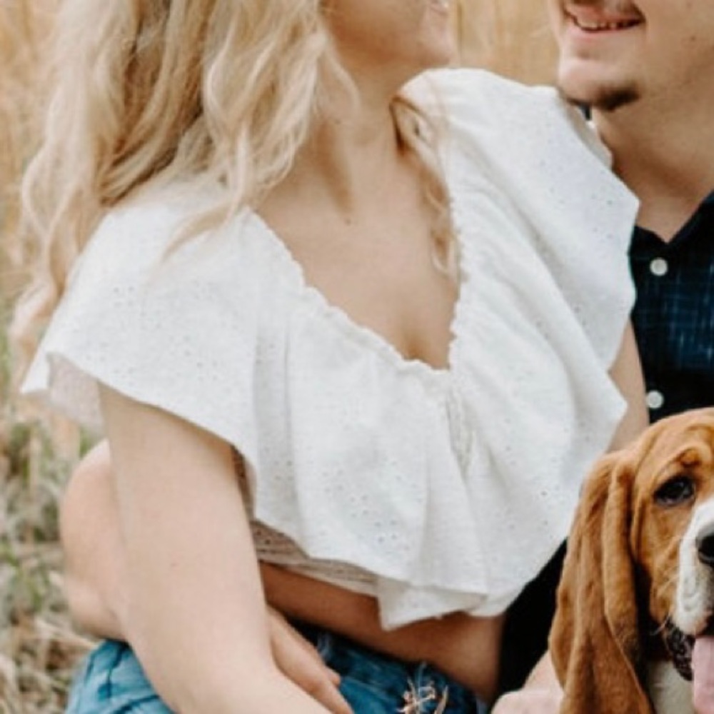 Gianni Bini white eyelet lace crop top